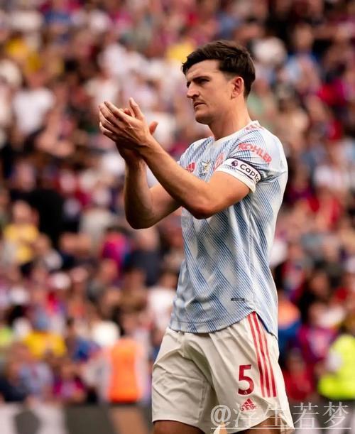 32岁马奎尔化身边锋过人传中制胜！队友赞叹：曼联的亚马尔