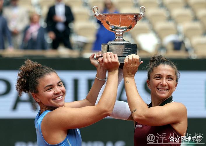 埃拉尼与保利尼首次问鼎法网女双桂冠