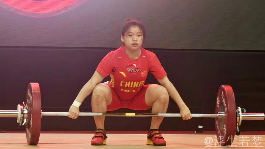 胡雨欢世青少赛豪夺三金