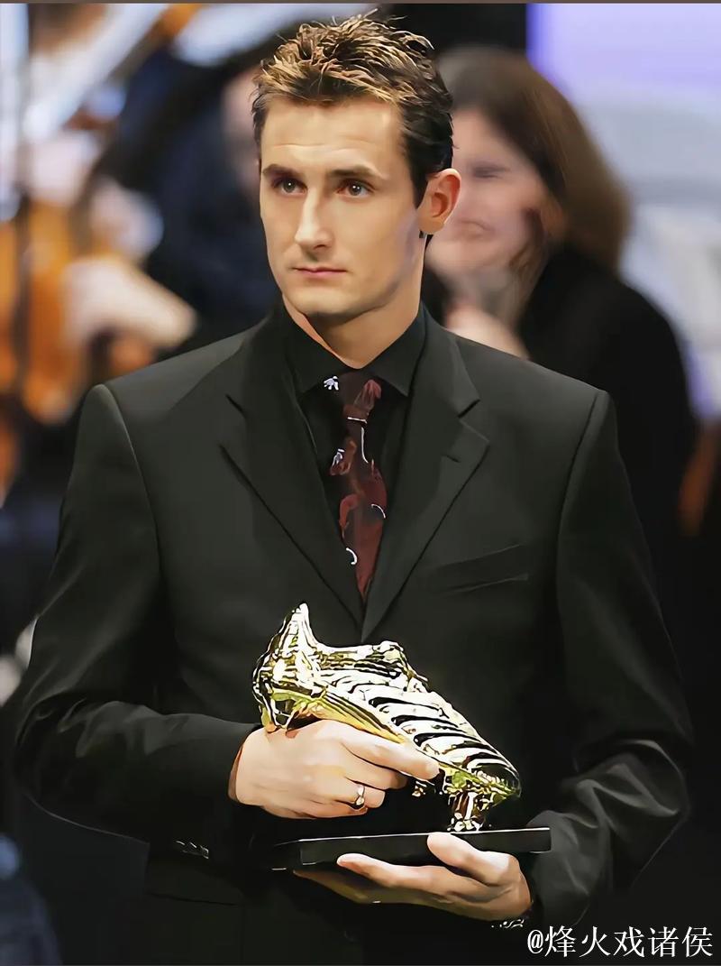 德媒:克洛泽将担任拜仁助理教练 德媒:克洛泽将担任拜仁助理教练