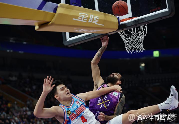 3月29日常规赛:上海对阵新疆 3月29日常规赛:上海对阵新疆