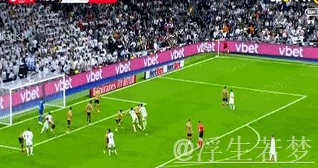 皇马英雄115分钟绝杀狂奔人群庆祝,经典一幕再现 皇马英雄115分钟绝杀狂奔人群庆祝,经典一幕再现